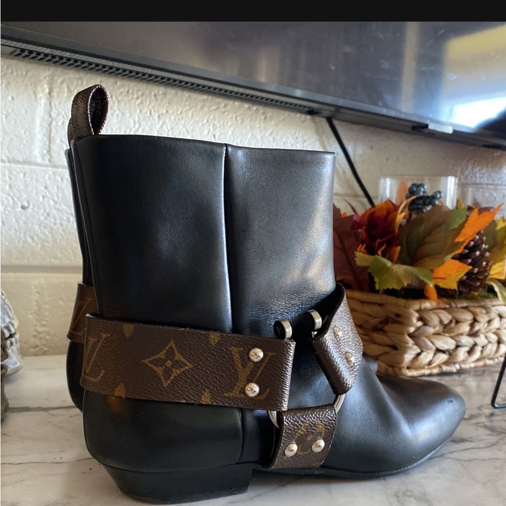 Louis Vuitton boots - Picture 7 of 7